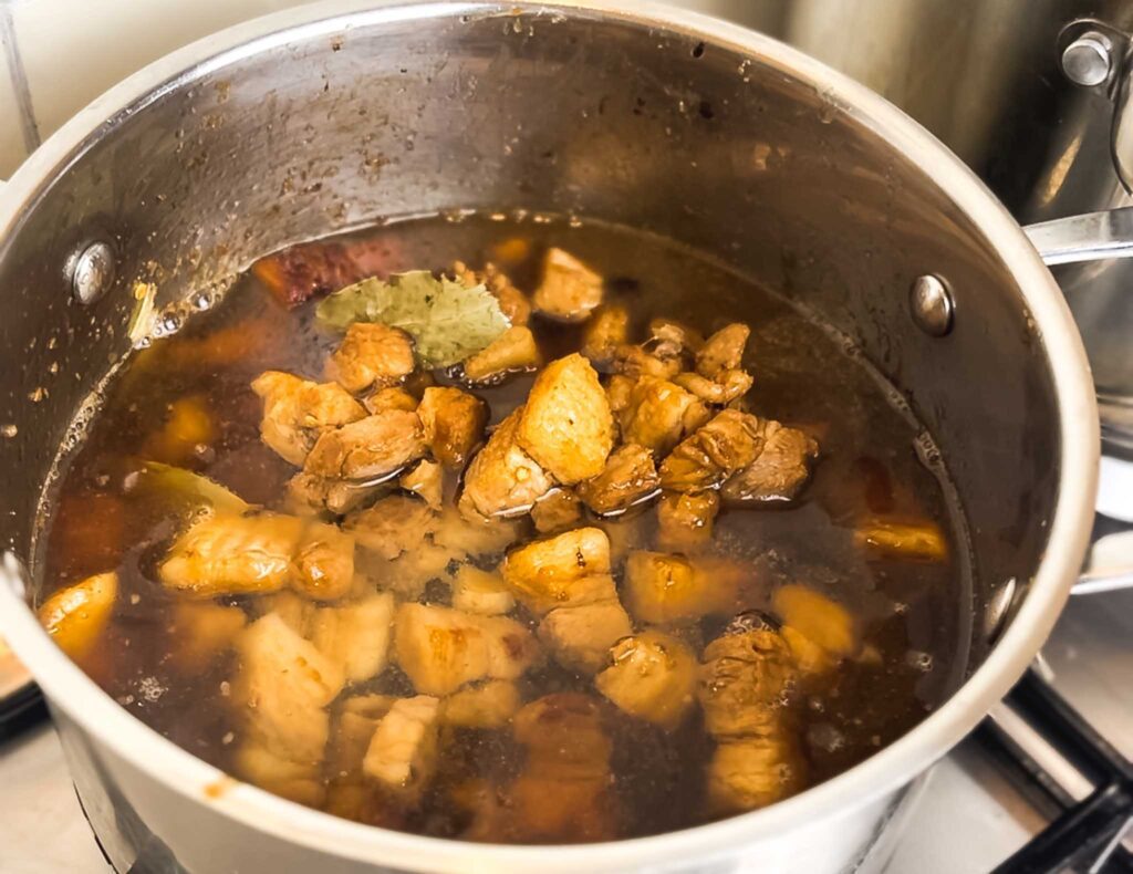 braising pork belly in water