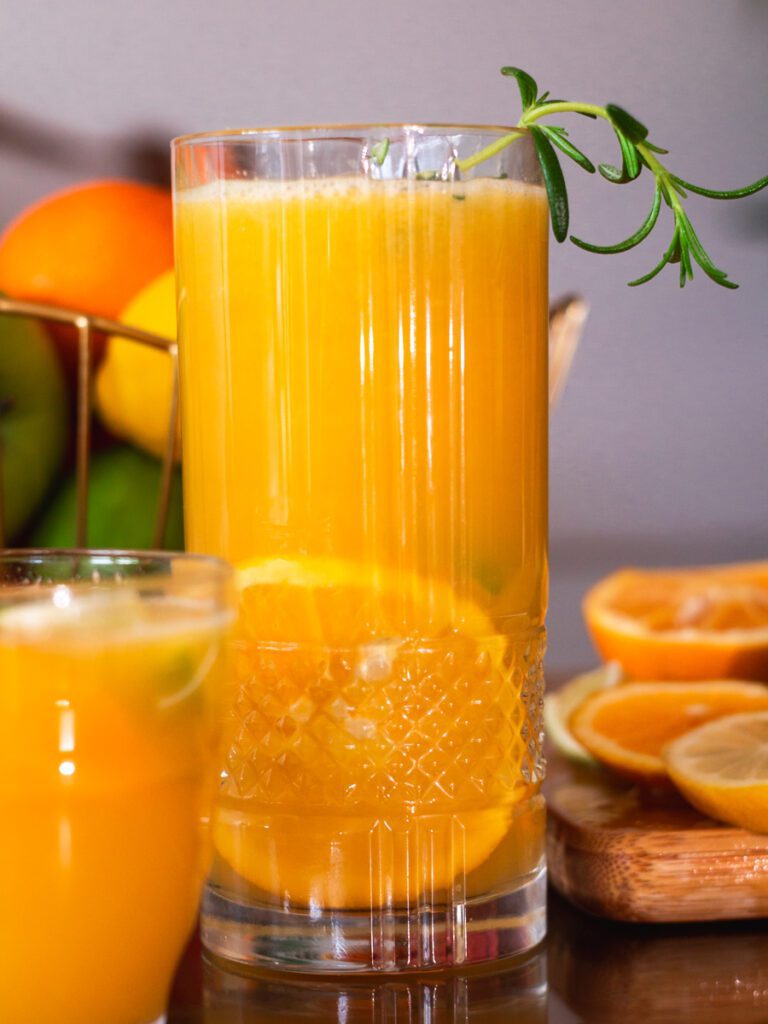 Citrus Juice with Green Tea and Honey: Refreshing Homemade Juice