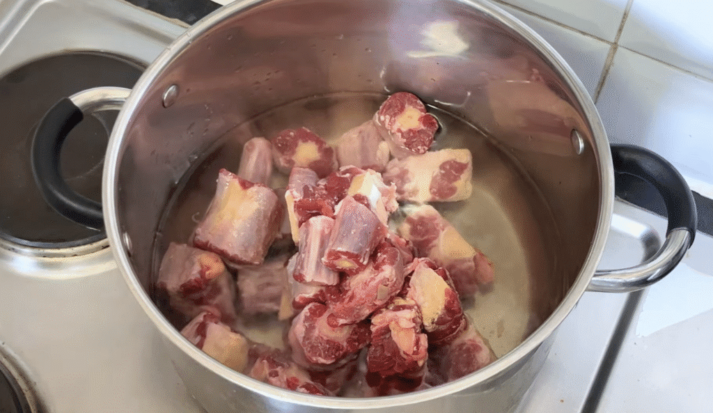 Cooking oxtail for oxtail stew